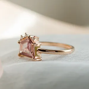 Gold ring with sapphire and diamonds TARA Thumbnail