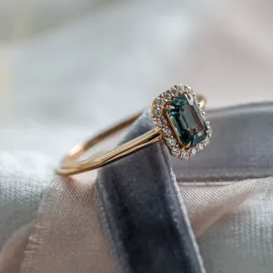 Halo gold ring with teal baguette sapphire and diamonds CELADON Thumbnail
