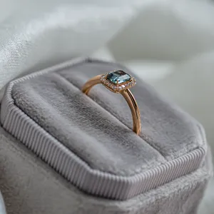 Halo gold ring with teal baguette sapphire and diamonds CELADON Thumbnail