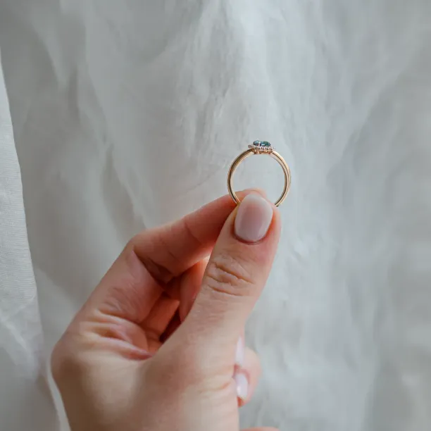 Halo gold ring with teal baguette sapphire and diamonds CELADON Image