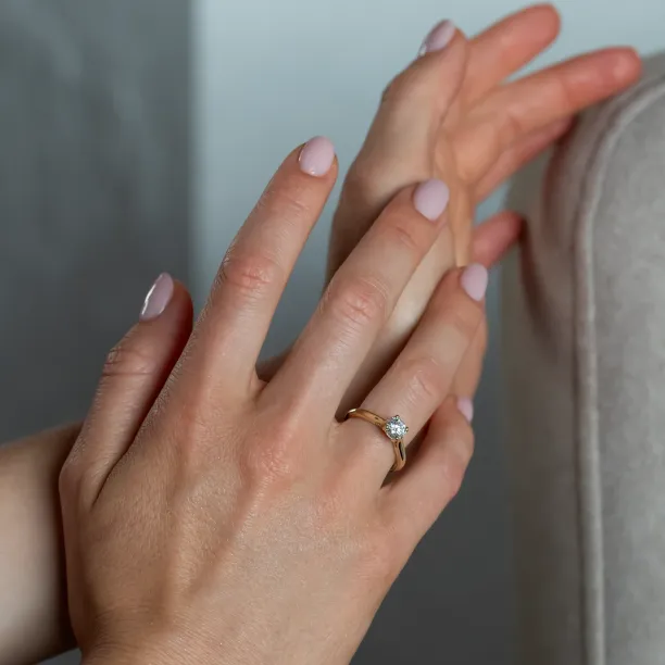 Luxury lab-grown diamond engagement ring LUCIENNE Image