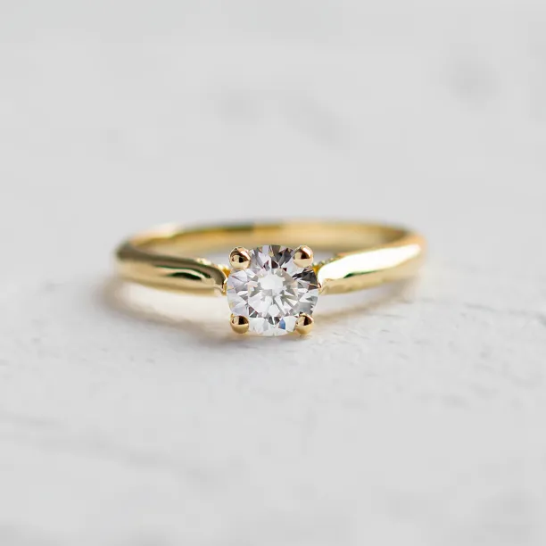 Luxury lab-grown diamond engagement ring LUCIENNE Image
