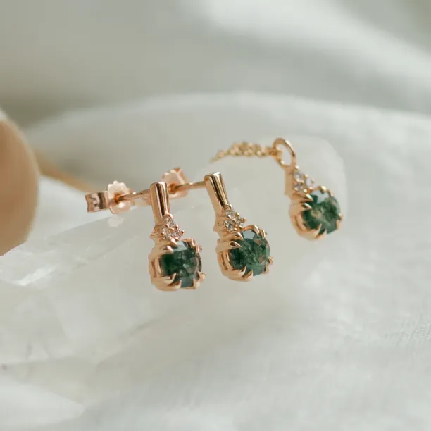 Gold earrings with moss agate and diamonds TIA Image