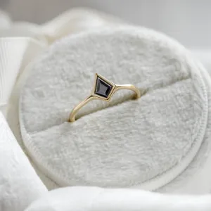 Minimalist engagement ring with salt and pepper diamond ARIZONA Thumbnail