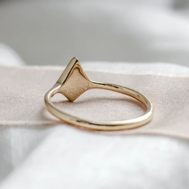 Minimalist engagement ring with salt and pepper diamond ARIZONA Image