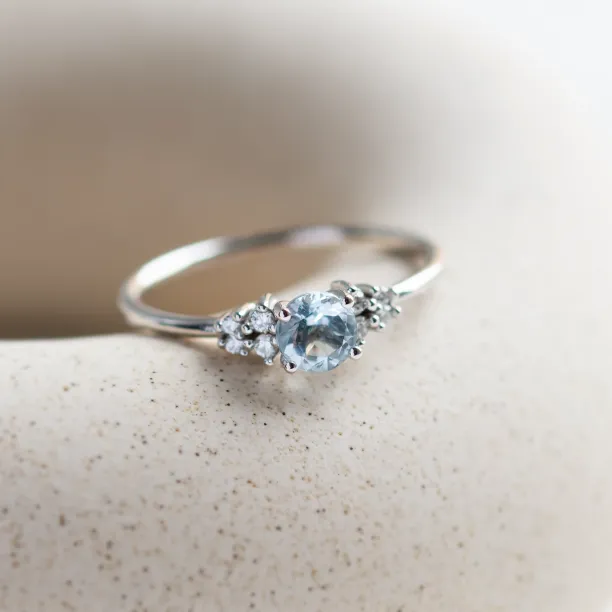 Dainty round aquamarine ring gold AZZURRO Image