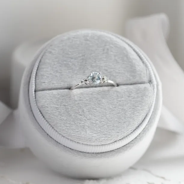 Dainty round aquamarine ring gold AZZURRO Image