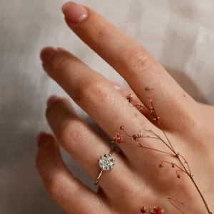 GRAC gold diamond flower shape ring