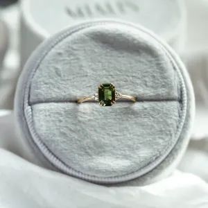 Gold ring with emerald sapphire and diamonds REZI Thumbnail