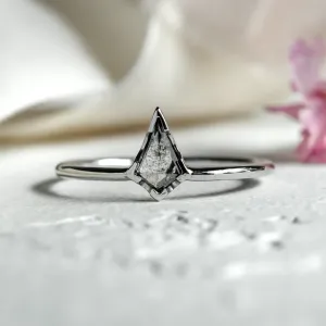 Engagement ring with kite salt'n'pepper diamond BLITZ