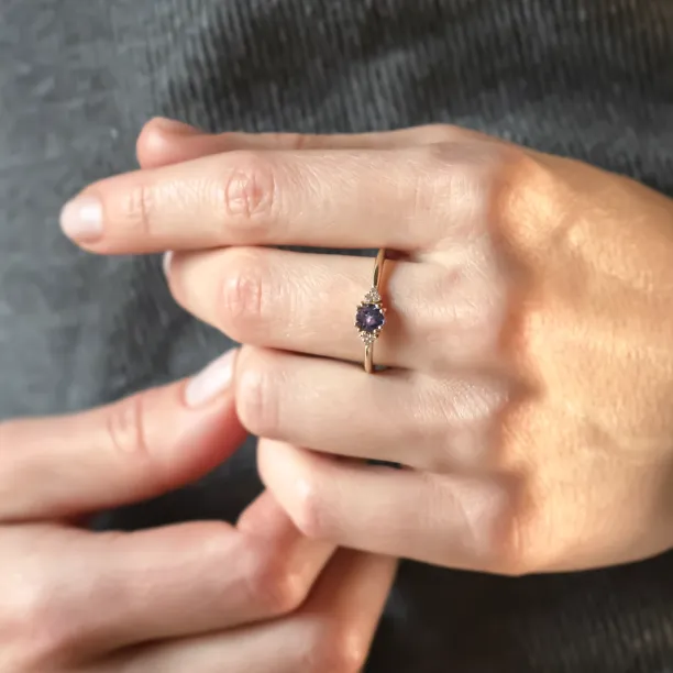 Gold ring with tanzanite and natural diamonds MONNYS Image