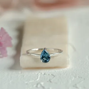 Gold ring with london blue topaz DROP Thumbnail