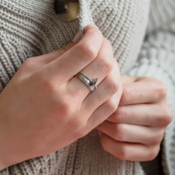 Engagement set of tree rings with salt and pepper diamonds ZERIX Image