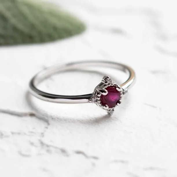 Gold ring with ruby and diamonds RUBY Image