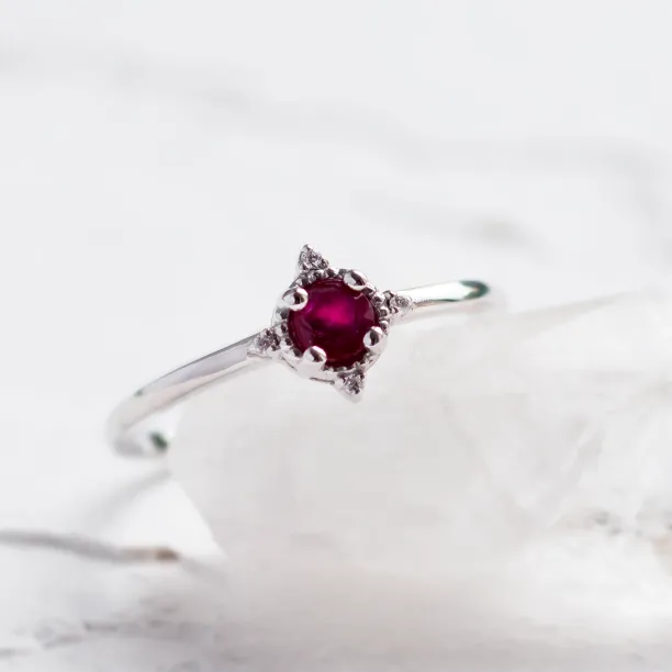 Gold ring with ruby and diamonds RUBY Image