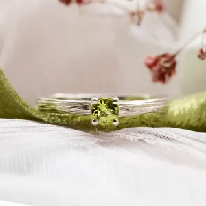 Gold ring in tree bark shape with peridot OLIVE Thumbnail