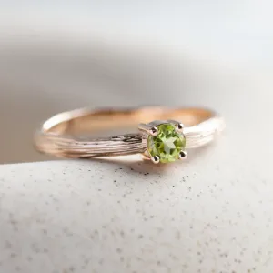 Gold ring in tree bark shape with peridot OLIVE Thumbnail