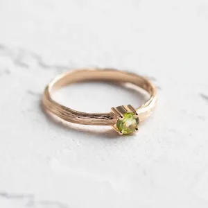 Gold ring in tree bark shape with peridot OLIVE Thumbnail