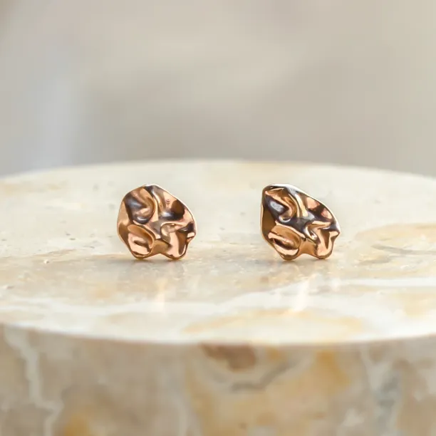 Unique gold heartshaped earrings CHÉRIE Image