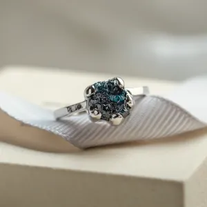 Gold ring with raw diamond VITA Thumbnail