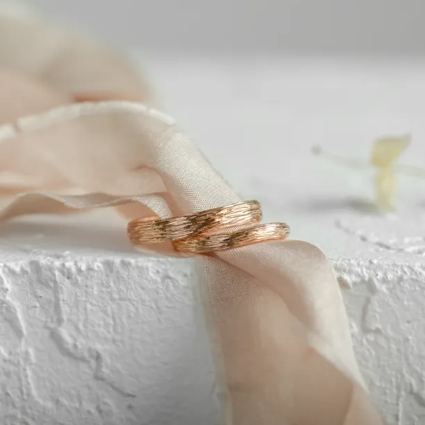 Gold twig wedding rings MIANA Image