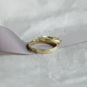 Matte gold wedding bands with hammered surface ETAIN Thumbnail