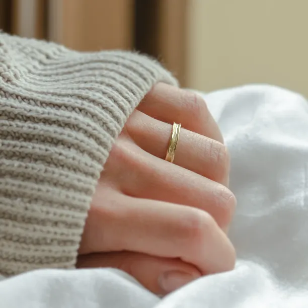 Wedding bands with natural surface NATURA Image