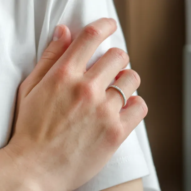 Gold relief wedding rings MIKE Image