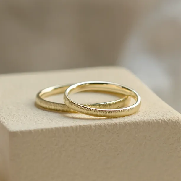 Gold relief wedding rings MIKE Image