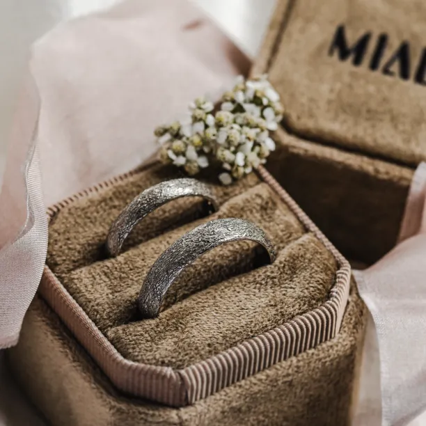 Wedding rings with unusual surface MARTAS Image