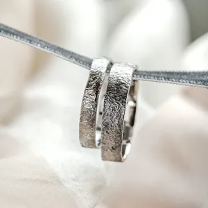 Unusual wedding bands with moon surface LUNE Thumbnail