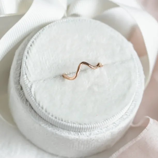 Gold mountain minimalist ring ALPINE Image