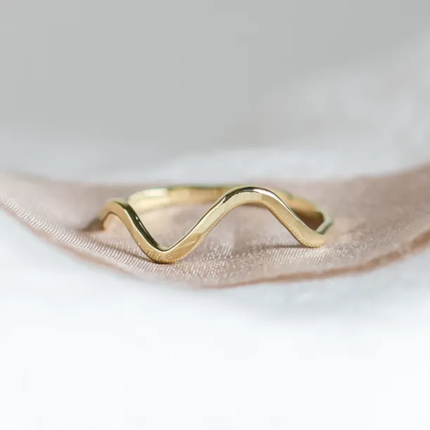 Gold mountain minimalist ring ALPINE Image