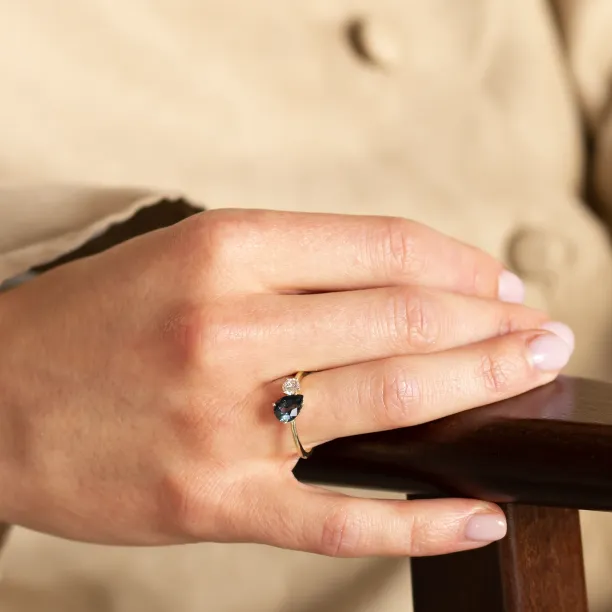 Toi et Moi engagement ring with blue pear sapphire and round diamond COUPLE Image