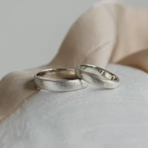 Matte wedding bands with florentine surface CALCOLO Thumbnail
