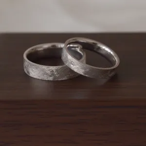 Wedding rings with matte finish with a diamond TOFA Thumbnail