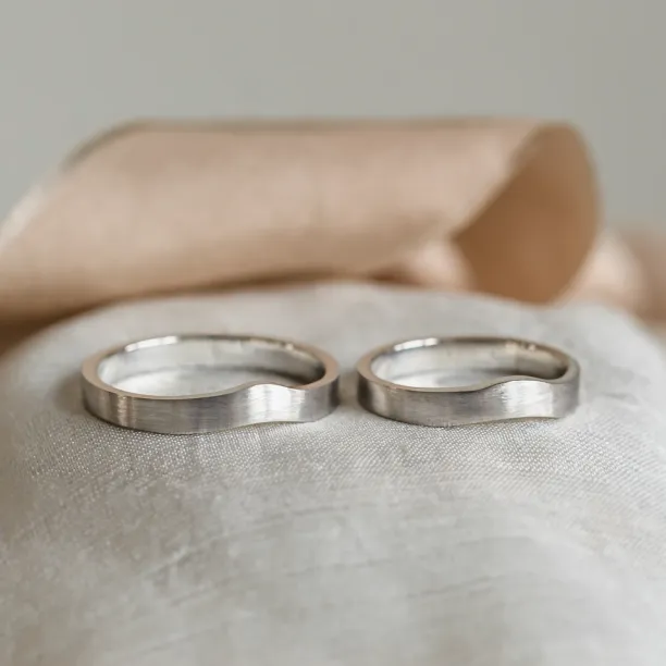 Matte irregular wedding bands ELISE Image