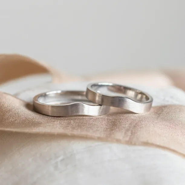 Matte irregular wedding bands ELISE Image