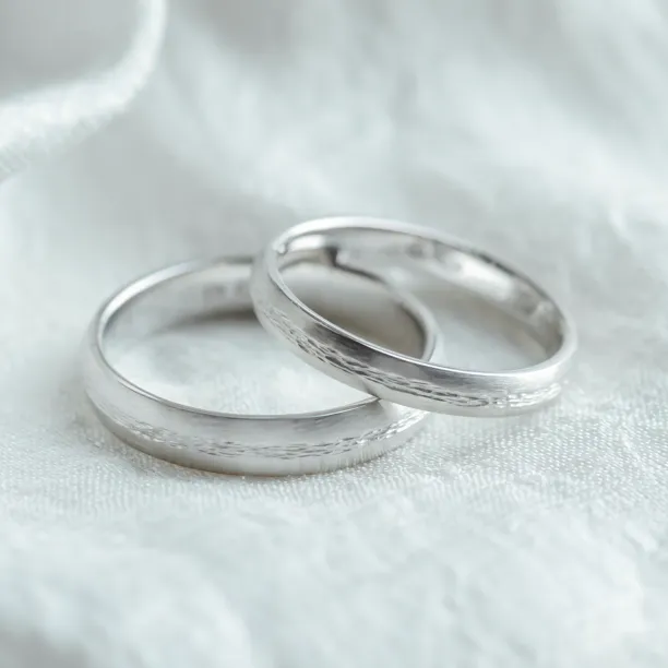 Unusual wedding rings with embossed rope NASH Image