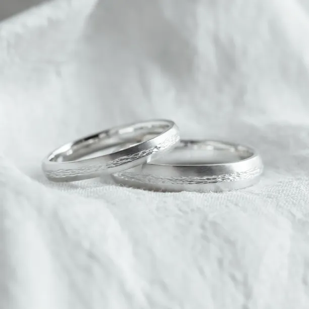 Unusual wedding rings with embossed rope NASH Image