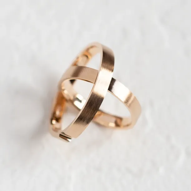 White gold wedding rings with a secret heart ADELIA  Image