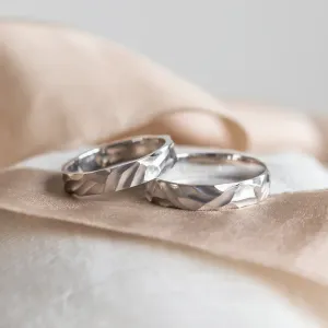 Gold engraved wedding rings ROCCIA