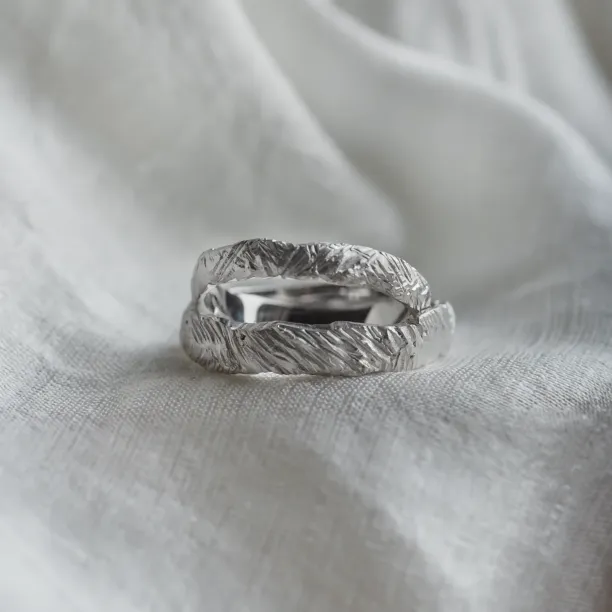 Atypical wedding rings with unique structure KYRA  Image