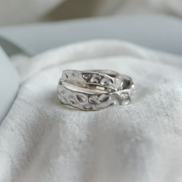 Original wedding rings with organic structure ANJA Image