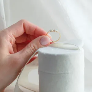 Gold ring with three lab-grown diamonds AVELA Thumbnail