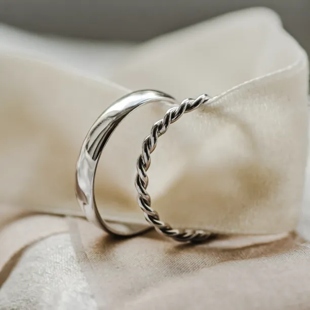 Gold minimalist wedding rings VALO Image