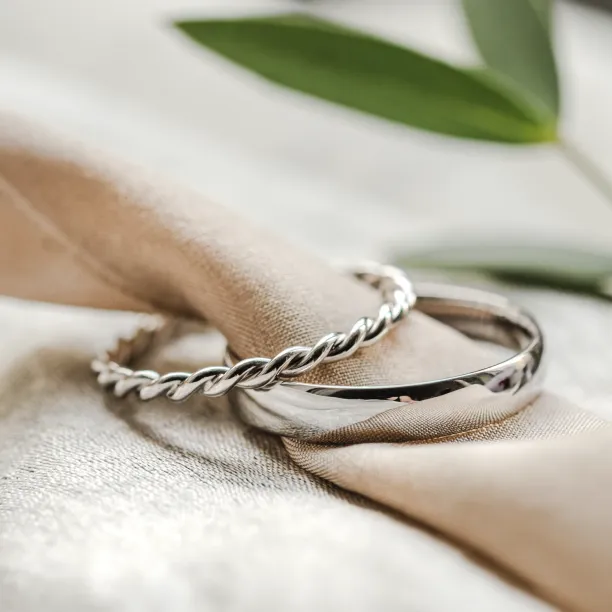 Gold minimalist wedding rings VALO Image