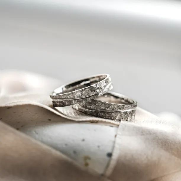 Gold wedding rings with scratched surface LUGO Image