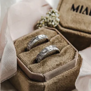 Gold wedding rings with scratched surface LUGO Thumbnail