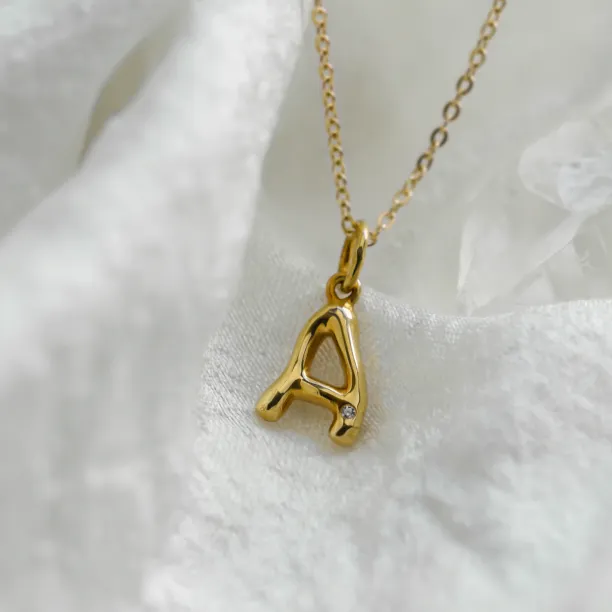 Gold letter pendant with diamond JEAN Image
